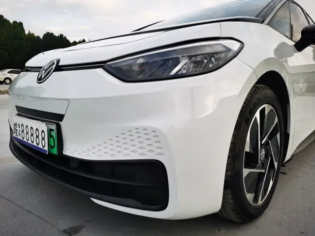 Volkswagen ID.3 — Фото автомобиля 4