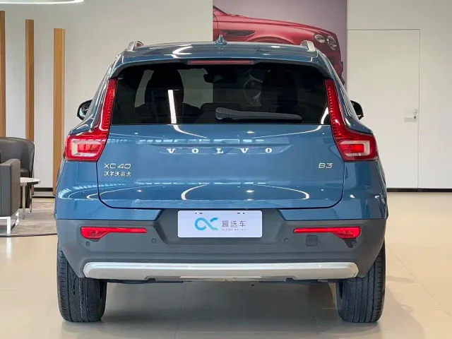 Volvo XC40 — Фото автомобиля 6