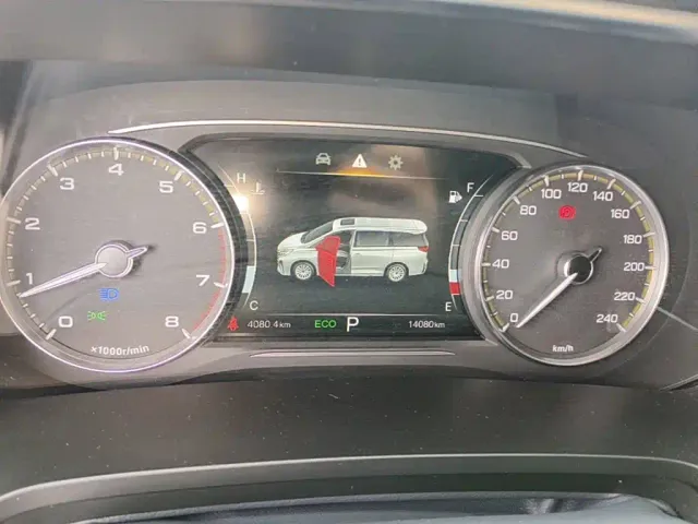 GAC Trumpchi M8 — Фото автомобиля 11