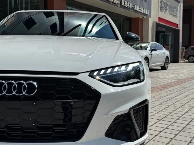 Audi A4L — Фото автомобиля 4