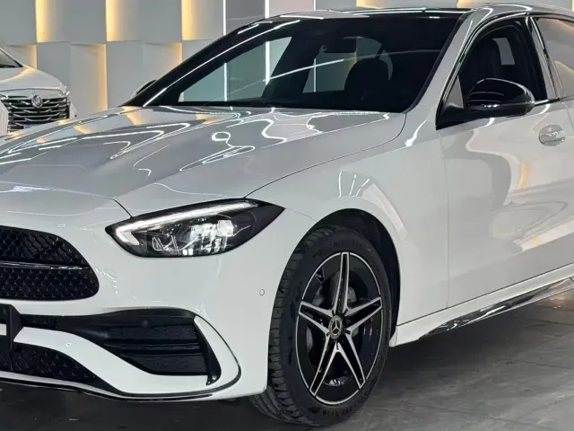 Mercedes-Benz C-Class — Фото автомобиля 4