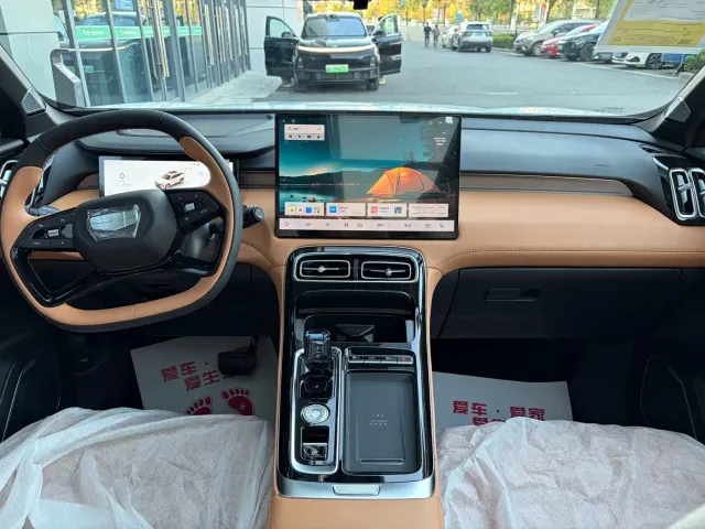 Geely Boyue L — Фото автомобиля 10
