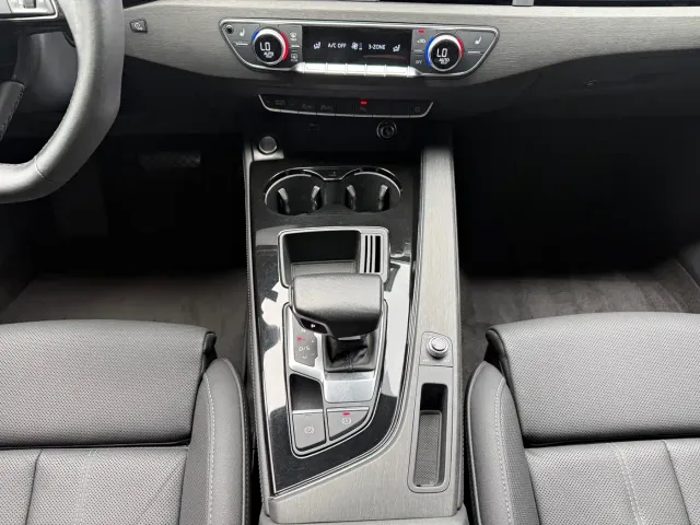Audi A4L — Фото автомобиля 14