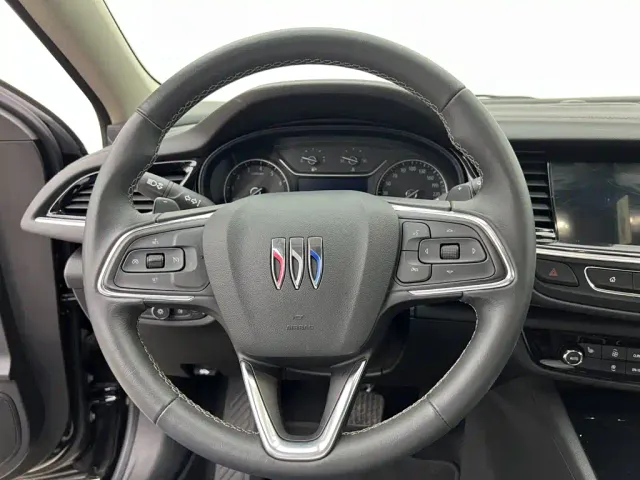 Buick Regal — Фото автомобиля 12