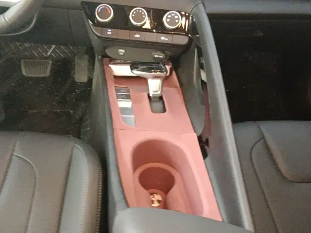 Hyundai Elantra — Фото автомобиля 13