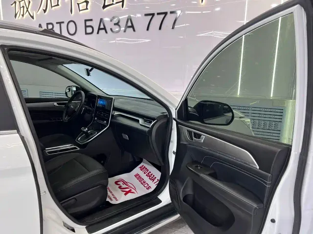 Haval M6 — Фото автомобиля 16