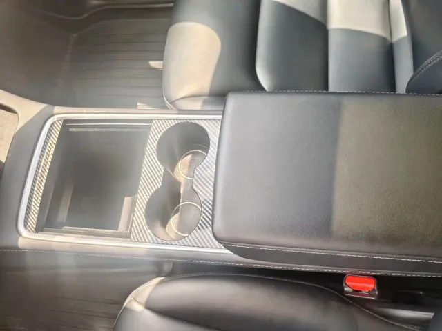 Tesla Model Y — Фото автомобиля 6