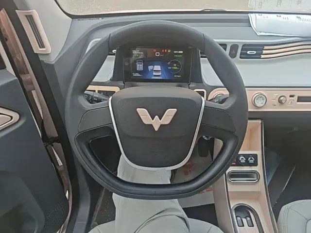 Wuling Hongguang Mini EV — Фото автомобиля 10