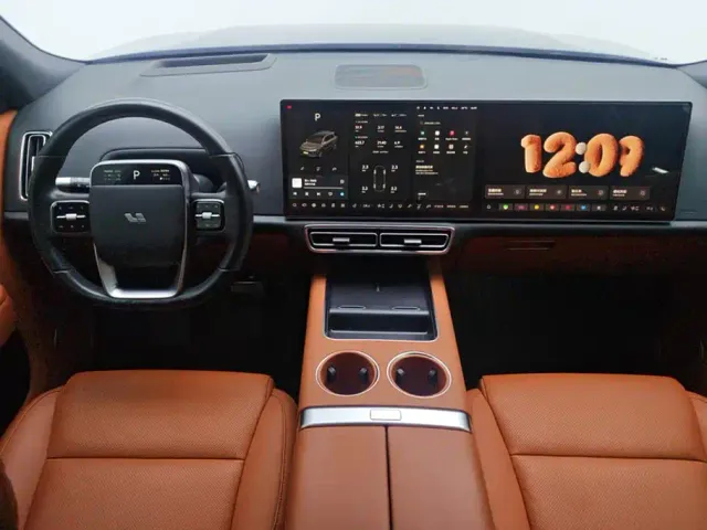 Li Auto L8 — Фото автомобиля 12
