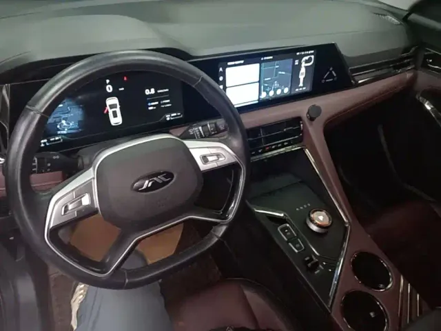 JAC Motors JAC X8 PLUS — Фото автомобиля 9
