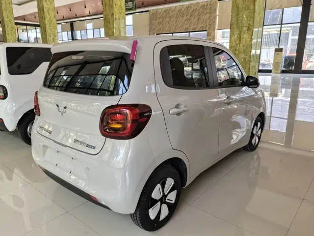 Wuling Motors Hongguang MINIEV 2025 4-Door Advanced — Фото автомобиля 6