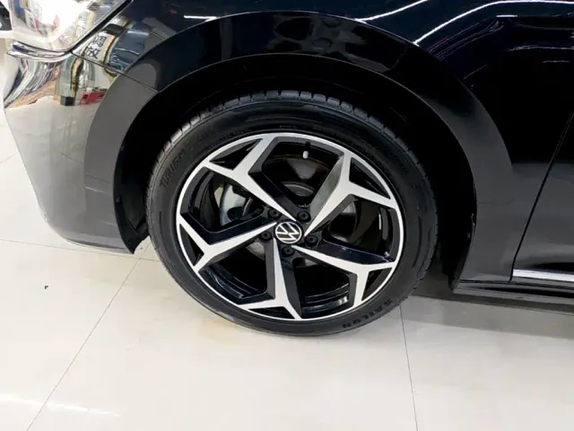 Volkswagen Passat — Фото автомобиля 22