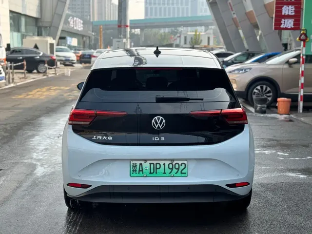 Volkswagen ID.3 — Фото автомобиля 4