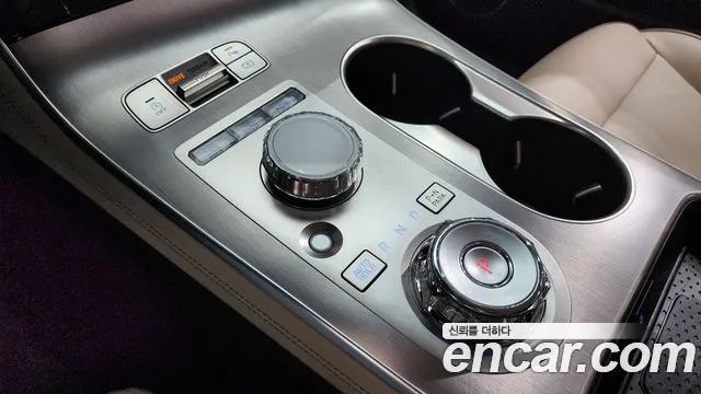 Genesis GV70 2.5T Бензин AWD — Фото автомобиля 9