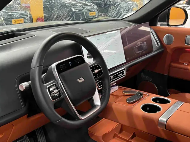 Li Auto L9 — Фото автомобиля 5