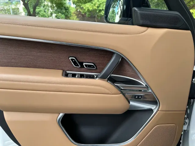 Land Rover Range Rover — Фото автомобиля 14