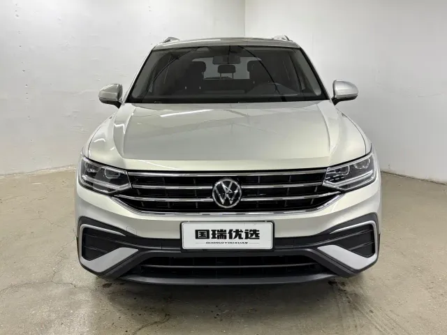 Volkswagen Tiguan L — Фото автомобиля 2