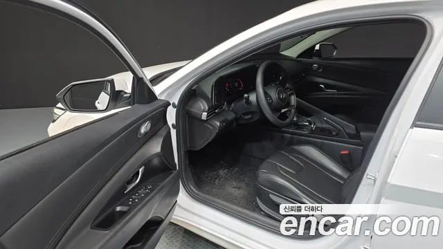 Hyundai AVANTE Новый Avante (CN7) — Фото автомобиля 10