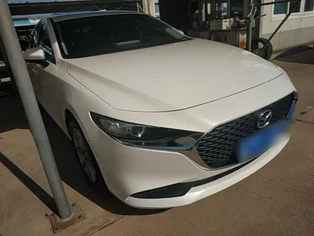 Mazda Axela — Фото автомобиля 3