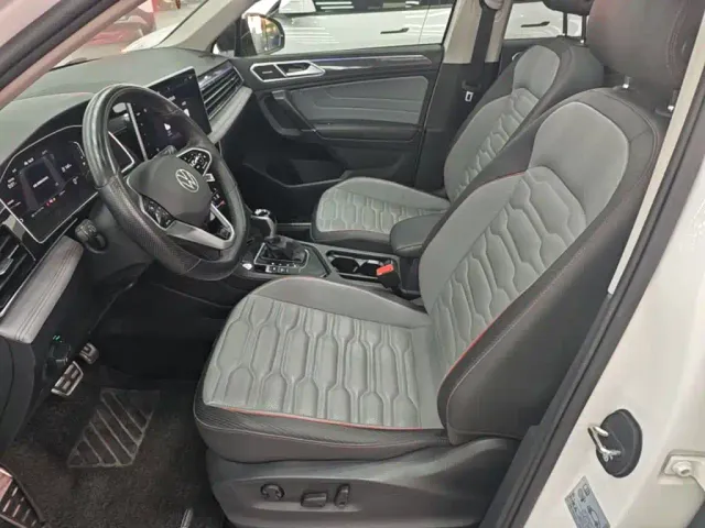 Volkswagen Tiguan L — Фото автомобиля 14