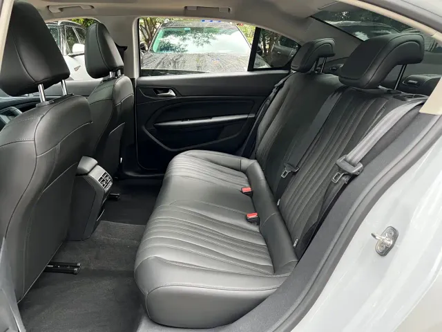 Peugeot 408 — Фото автомобиля 11
