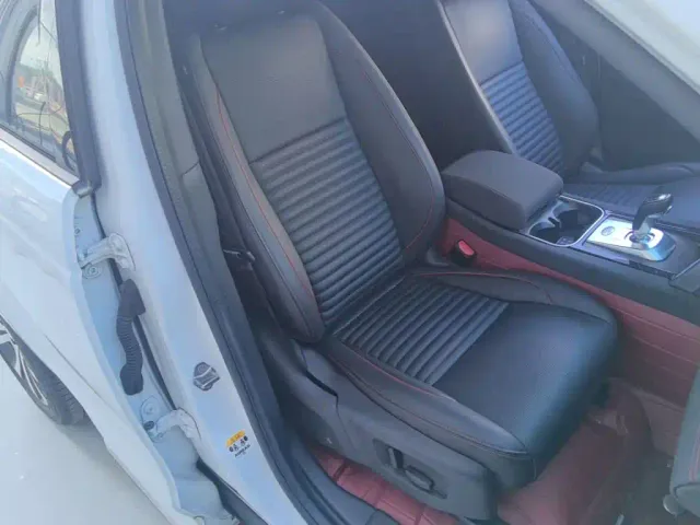 Land Rover Discovery Sport — Фото автомобиля 24