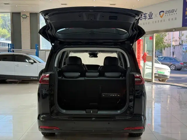GAC Trumpchi Trumpchi M6 2021 PRO 270T DCT Luxury Edition — Фото автомобиля 24
