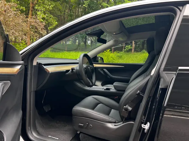 Tesla Model Y — Фото автомобиля 5