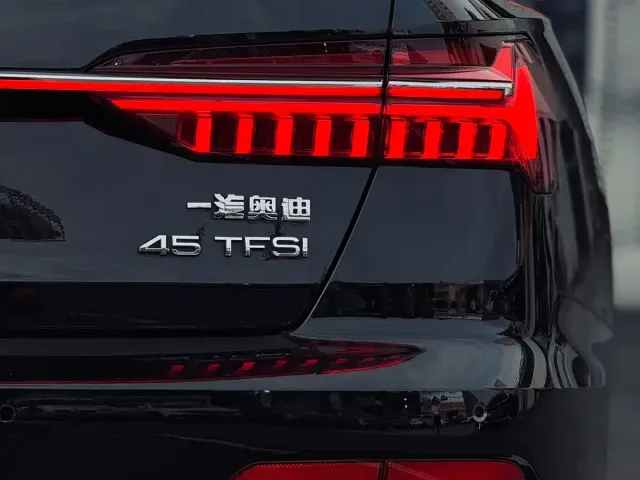 Audi A6L — Фото автомобиля 12