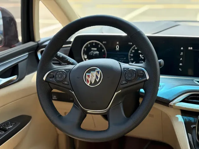 Buick GL8 — Фото автомобиля 11