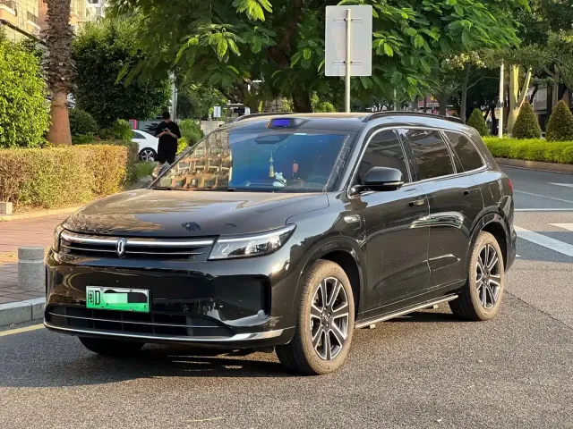 Фотография автомобиля — Aito M7