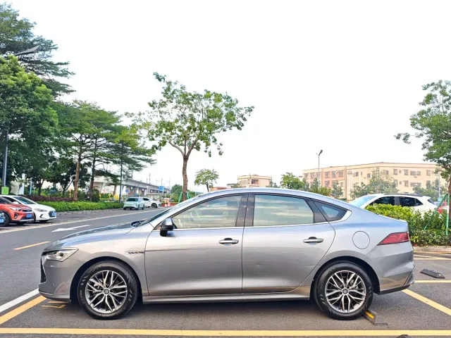 BYD Qin PLUS — Фото автомобиля 4