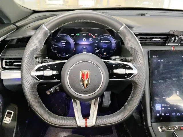 Hongqi H5 — Фото автомобиля 7