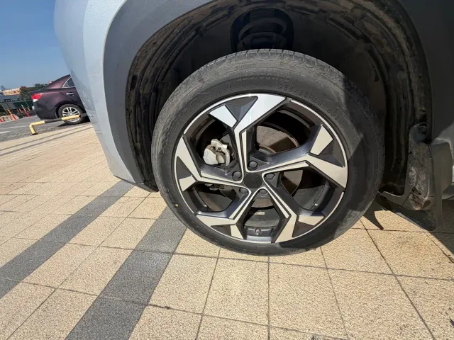 Geely Boyue L — Фото автомобиля 12
