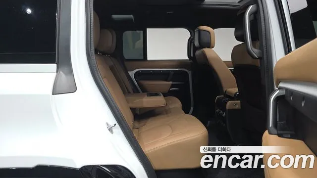 Land Rover Defender Defender (L663) 110 P300 X-Dynamic SE — Фото автомобиля 11