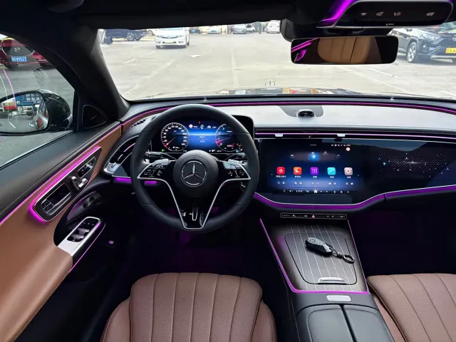 Mercedes-Benz E-Class — Фото автомобиля 8