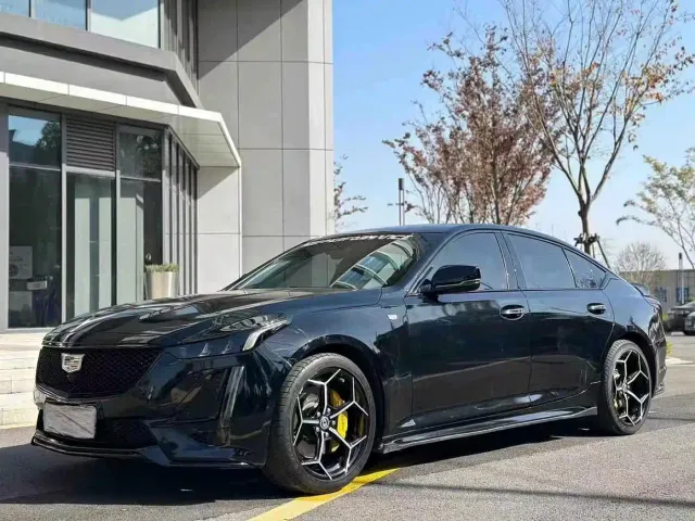 Фотография автомобиля — Cadillac CT5