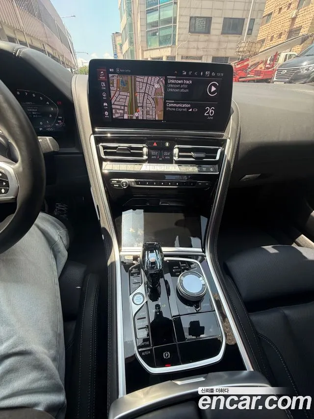 BMW 8 Series G15 — Фото автомобиля 12