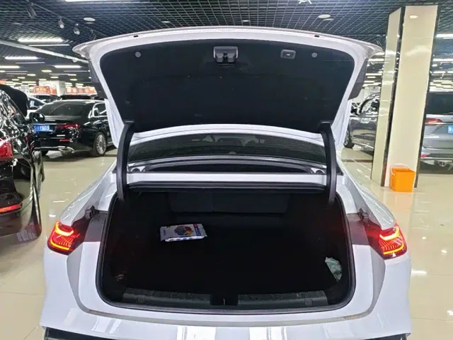Geely Galaxy E8 — Фото автомобиля 18