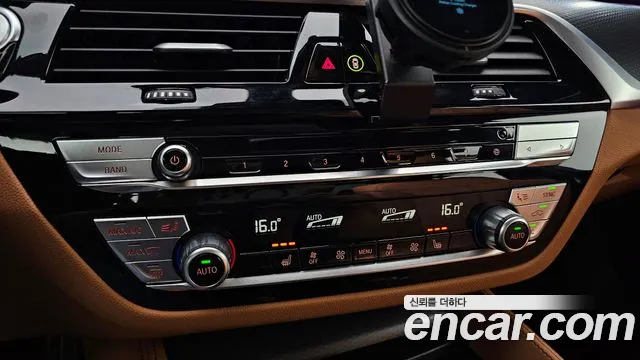 BMW 5-Series — Фото автомобиля 14