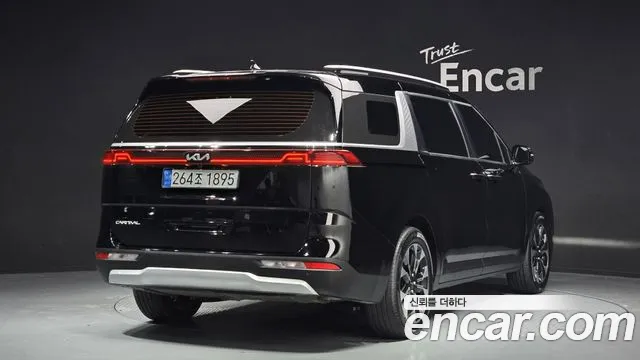 Kia Canival — Фото автомобиля 2