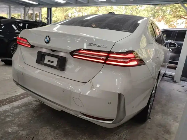 BMW 5 Series — Фото автомобиля 6