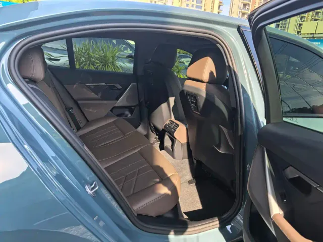 BMW 5 Series — Фото автомобиля 13