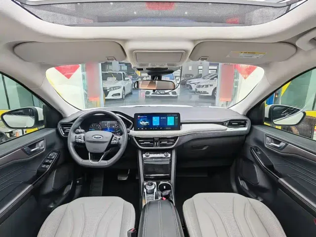 Ford Escape — Фото автомобиля 16