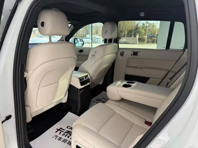 Li Auto L7 — Фото автомобиля 6