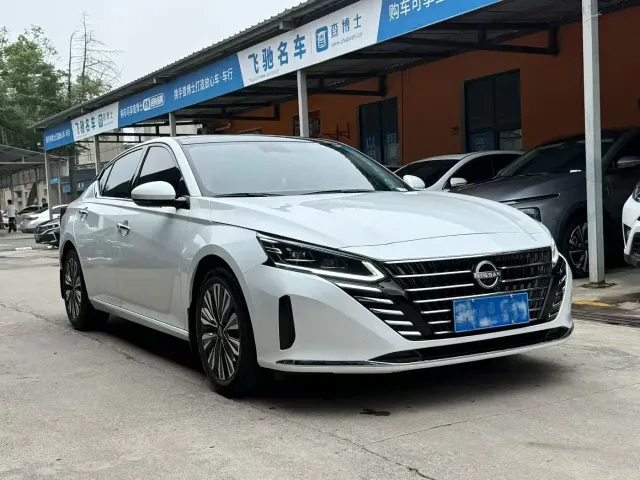 Nissan Teana — Фото автомобиля 3