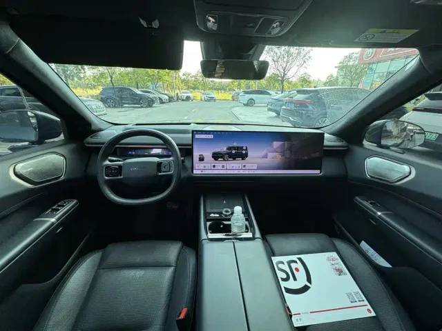 Lynk & Co 900 — Фото автомобиля 6