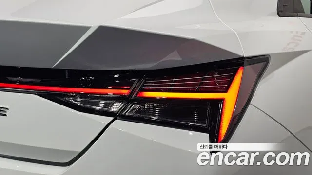 Hyundai Avante — Фото автомобиля 8