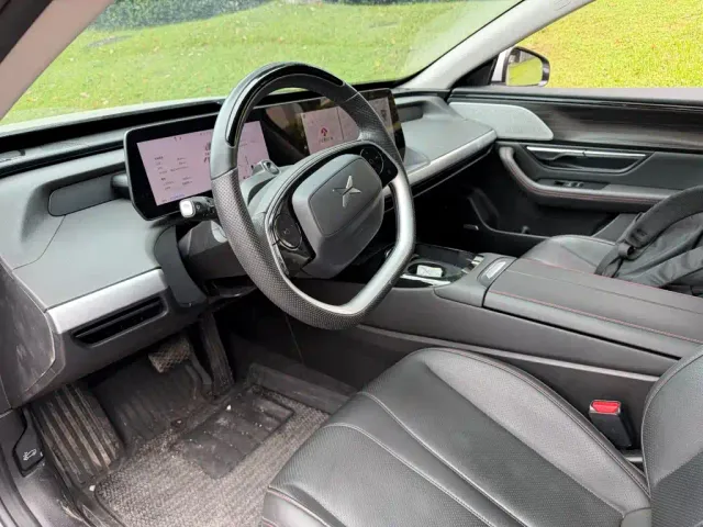 Xpeng P7 — Фото автомобиля 7