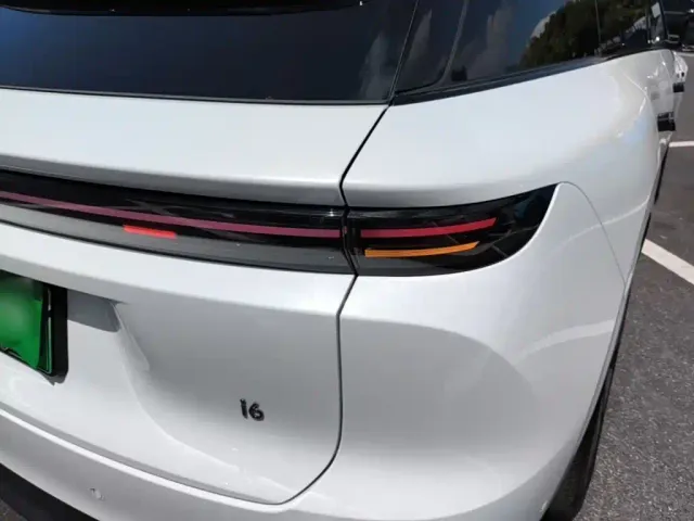 Li Auto i6 — Фото автомобиля 7